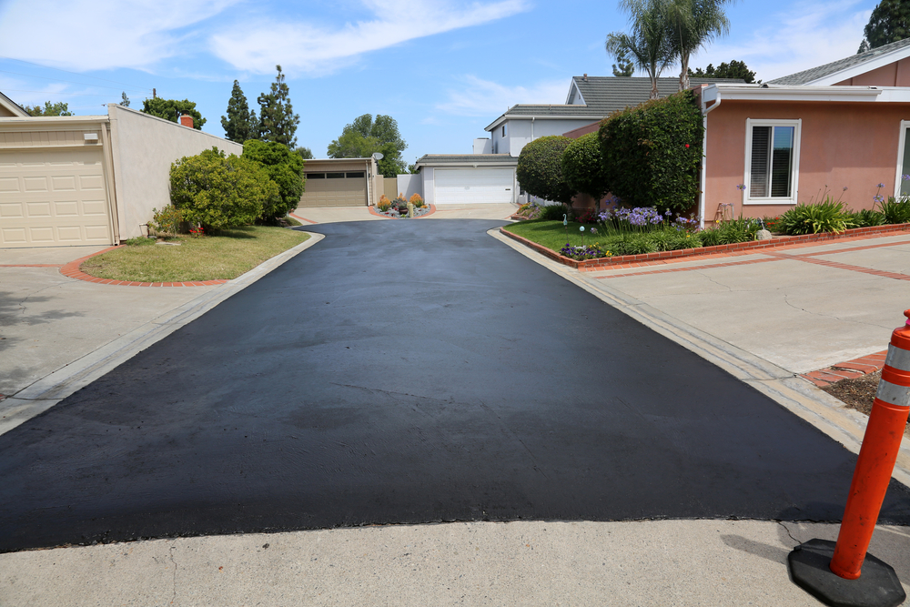 Maximizing Curb Appeal: Is Driveway Sealing Worth It?